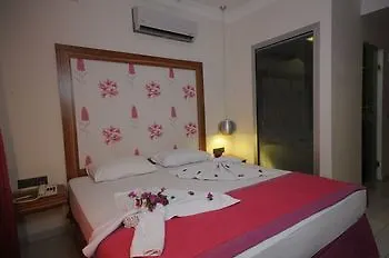 Cle Beach Boutique Hotel مرمريس
